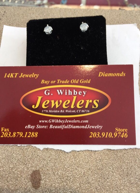 1.30 ct diamond studs