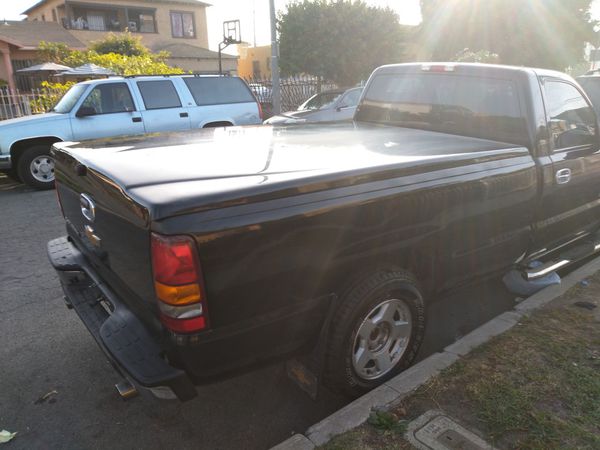 Truck bed cover 2002 Chevy Silverado long bed for Sale in Los Angeles