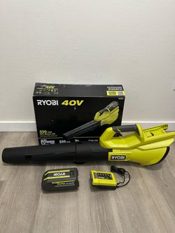 RYOBI 40V 120 MPH 550 CFM Cordless Battery Leaf Blower With 4.0 Ah Battery and Charger