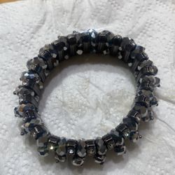 Fantasy Bracelet very Nice.