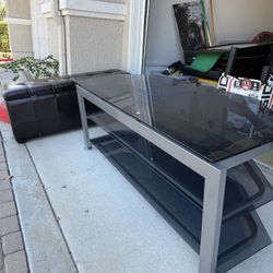 FREE TV STAND