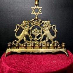 Vibtage Lions of Judea Menorah Solid Brass 8"×7.5"