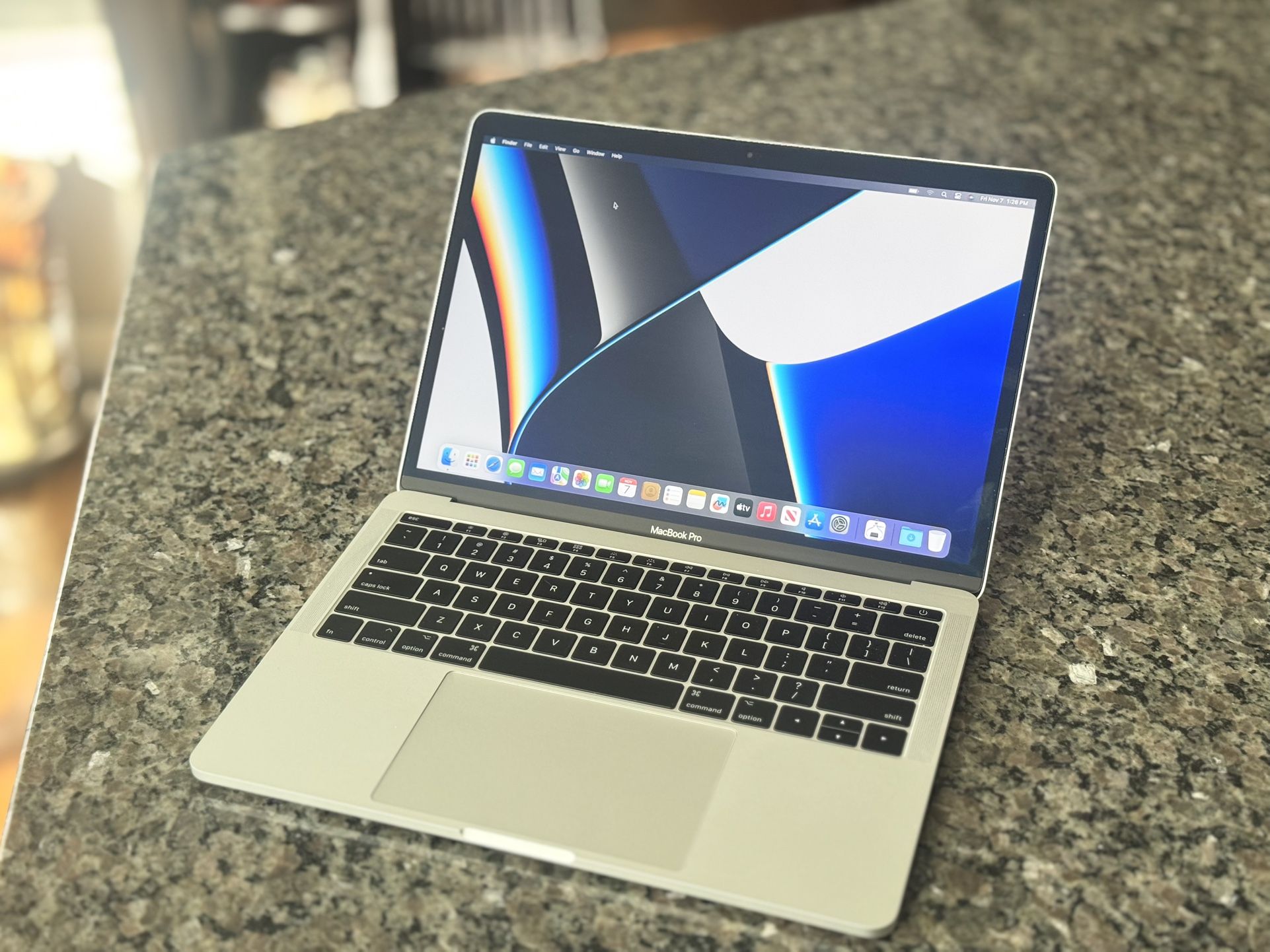 13.3” Apple MacBook Pro Silver 128GB dual-core i5