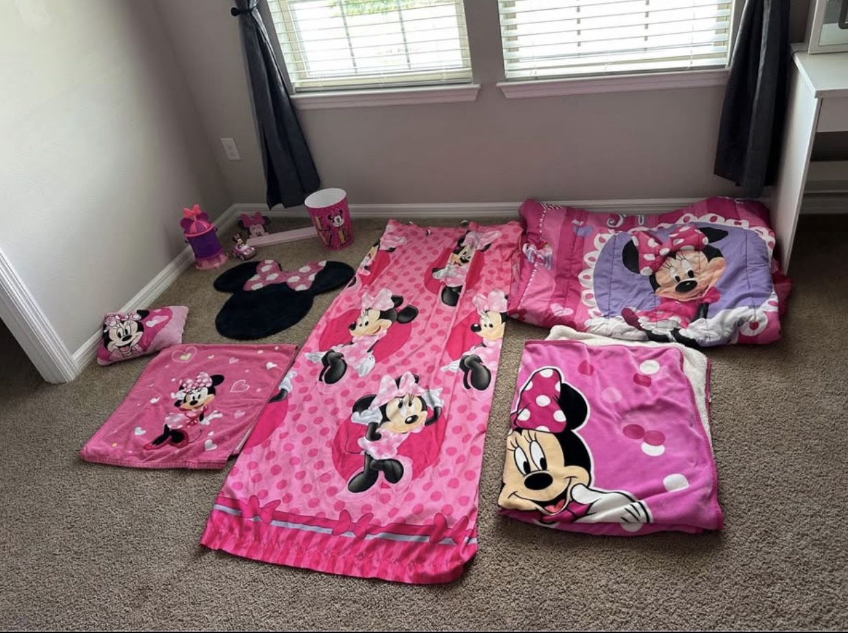 Minnie Mouse Bedroom And Bathroom Stuff