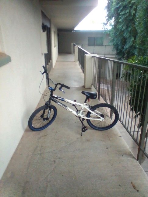 Ambush F520 BMX Bike