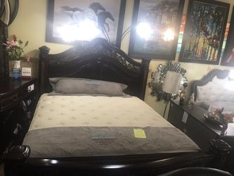 😱 Incredible FLOOR MODEL DEAL ONLY @ JORDAN HOME FURNITURE 💥 King heavy duty elegant 4pc Bedroom set 💥