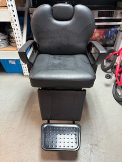 Black Leather Barber Chair with Footrest Hair salon , stylist , barber chair