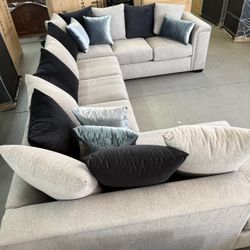 LARGE U SHAPED SECTIONAL 