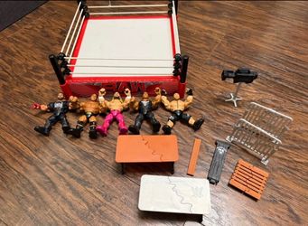 WWE knuckle Crunchers set