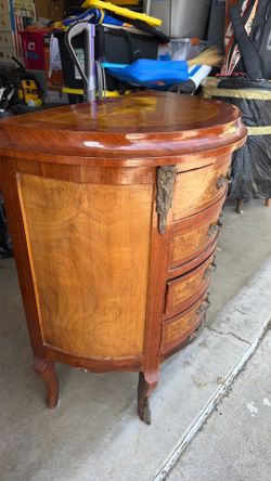 Antique 4-drawer cabinet