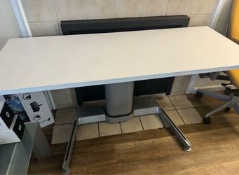 Steelcase Airtouch hydraulic standing desk