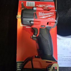 Milwaukee

M18 FUEL Gen-2 18V Lithium- lon Brushless Cordless Mid Torque 1/2 in. Impact Wrench w/Friction Ring (Tool-Only)