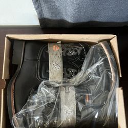 size 9.5 brand new work boots 