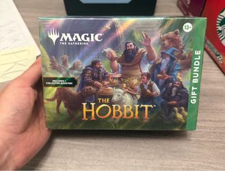 Magic: The Gathering The Hobbit Gift Bundle
