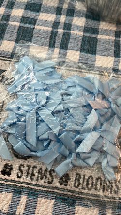 BLUE PREMADE BOWS