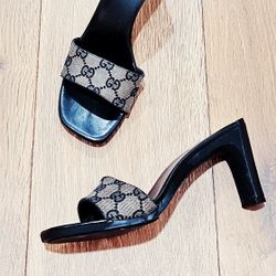 GUCCI Monogram Canvas Heeled Sandals- Size 7