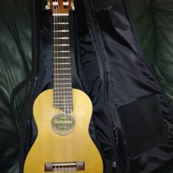 Yamaha GL1 Mini 6-String Nylon Guitalele Natural

