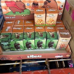 Capa Bara Mini Figurines 