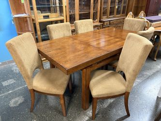 AMERICAN SIGNATURE Warm Wood Casual Traditional Extension Table w/ Hidden Storage & 6 Tan Upholstered Chairs