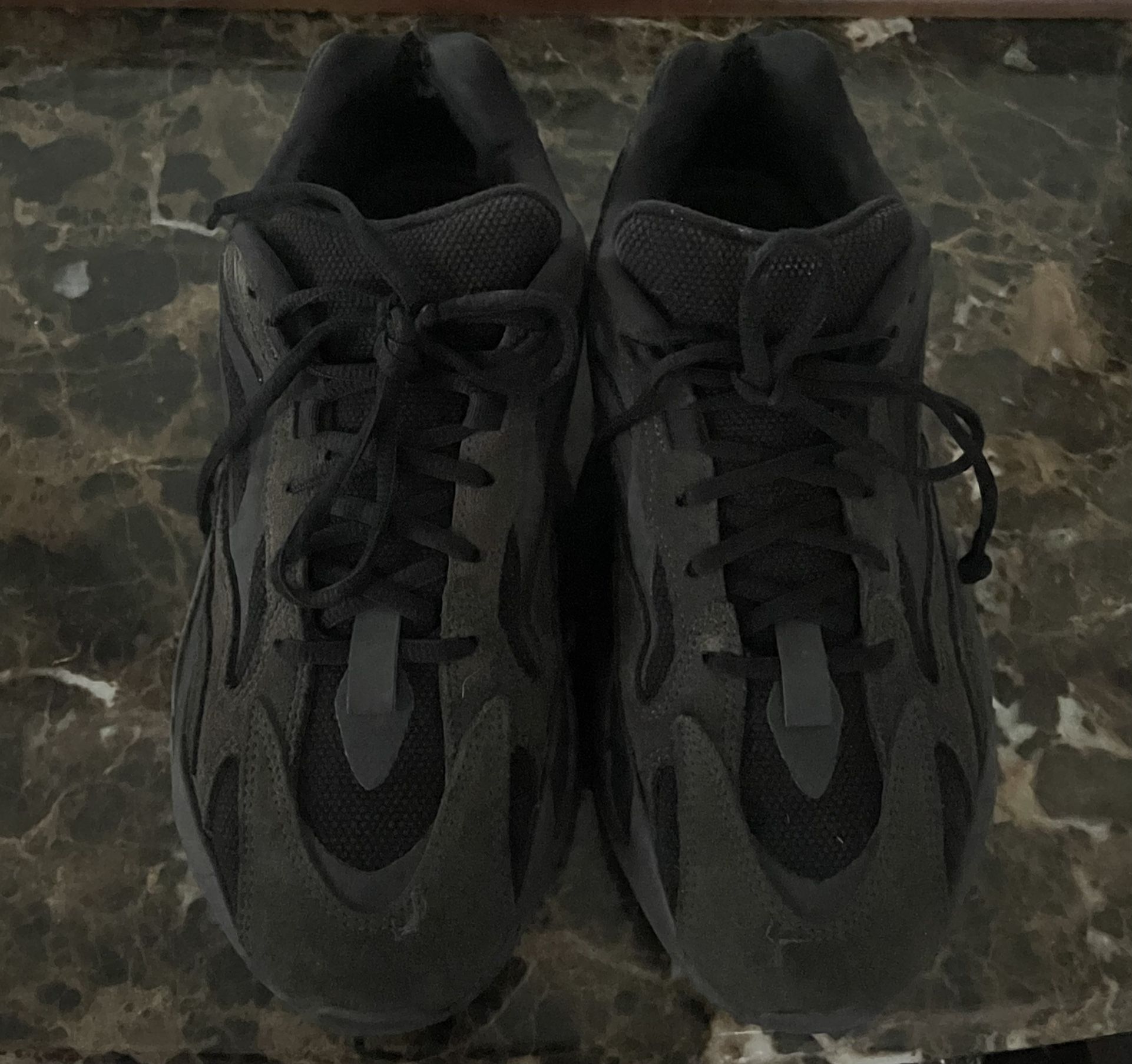 Yeezy Boost 700 V2 Vanta Size