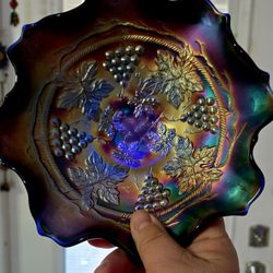Vintage Carnival Glass Irridescent Plate Grapes  8" 