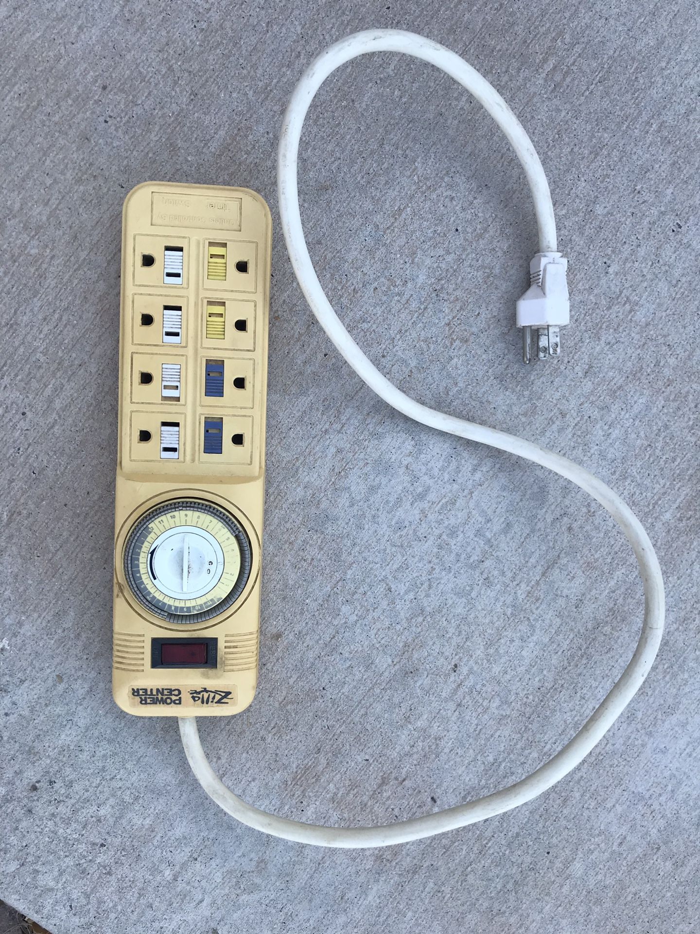 Zilla Power Strip Center Reptiles