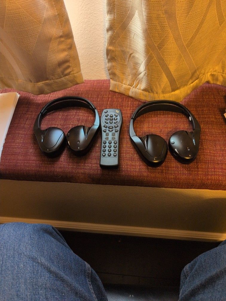 Headset And Remote For Chevy Entertainment Center