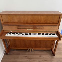 Hallet Davis & Co piano