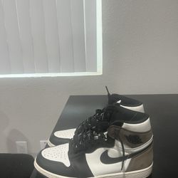 Jordan 1 Dark Mocha