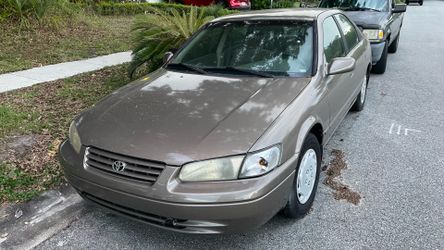 1999 Toyota Camry LE