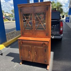 RARE VINTAGE Cushman Colonial Creations China Cabinet No. 6024, Herman deVries Modern Rustic Glass Hutch