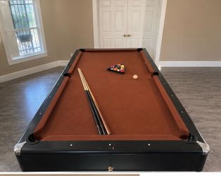 Camelot Pool Table for Billiards