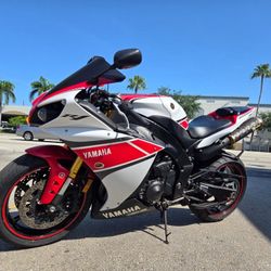 2012 Yamaha Yzf R1