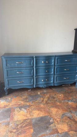 Vintage dresser