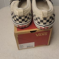 Vans - Asher - Grade School Boys size 6.5 with box