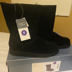 Black Boots  (New!)