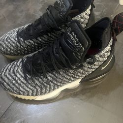 Nike LeBron 16 “Oreo”