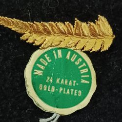 24 Kt.gold Plate AUSTRIA REAL WOOD LEAF VIENNA PIN