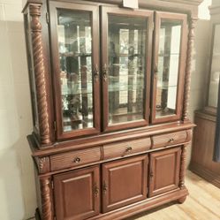 Broyhill China Cabinet