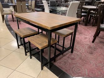 BRAND NEW TABLE & 4 CHAIRS