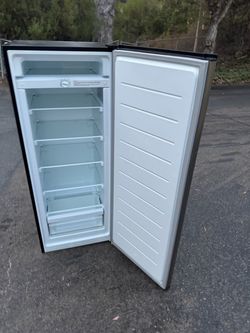 Freezer household upright stainless steel convertible unit (free local delivery)
