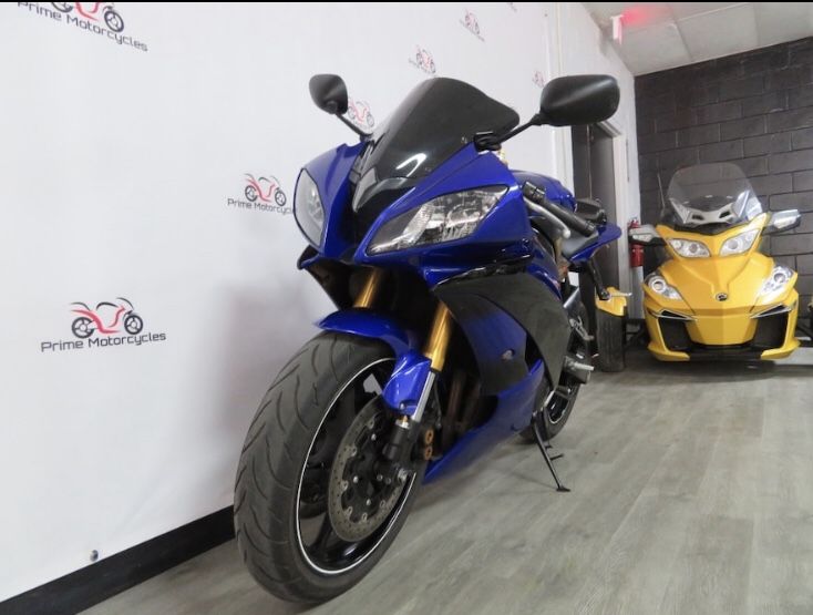 2012 Yamaha YZF R6 (Windshield). ..... motorcycle is just for promo......