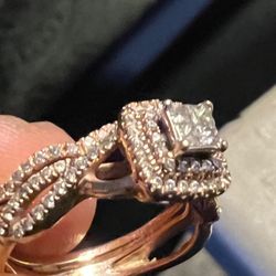 Gold And Diamond Ring 