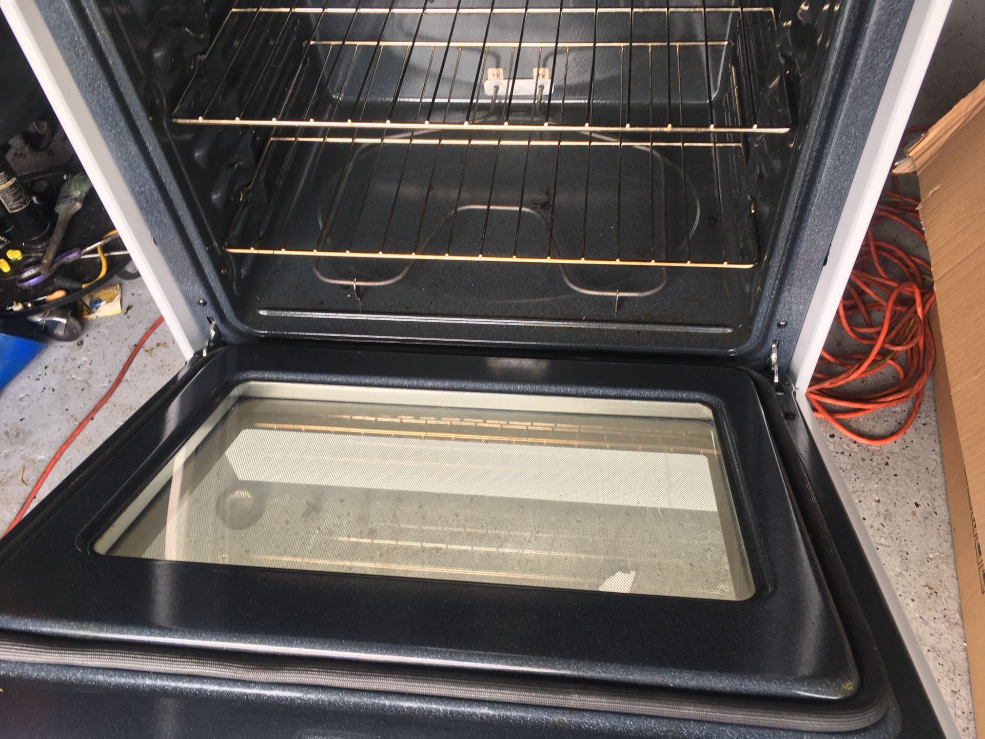 GE flat top electric stove. Excellent condition. 250.00 for Sale in