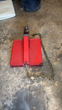 Forklift hitch receiver