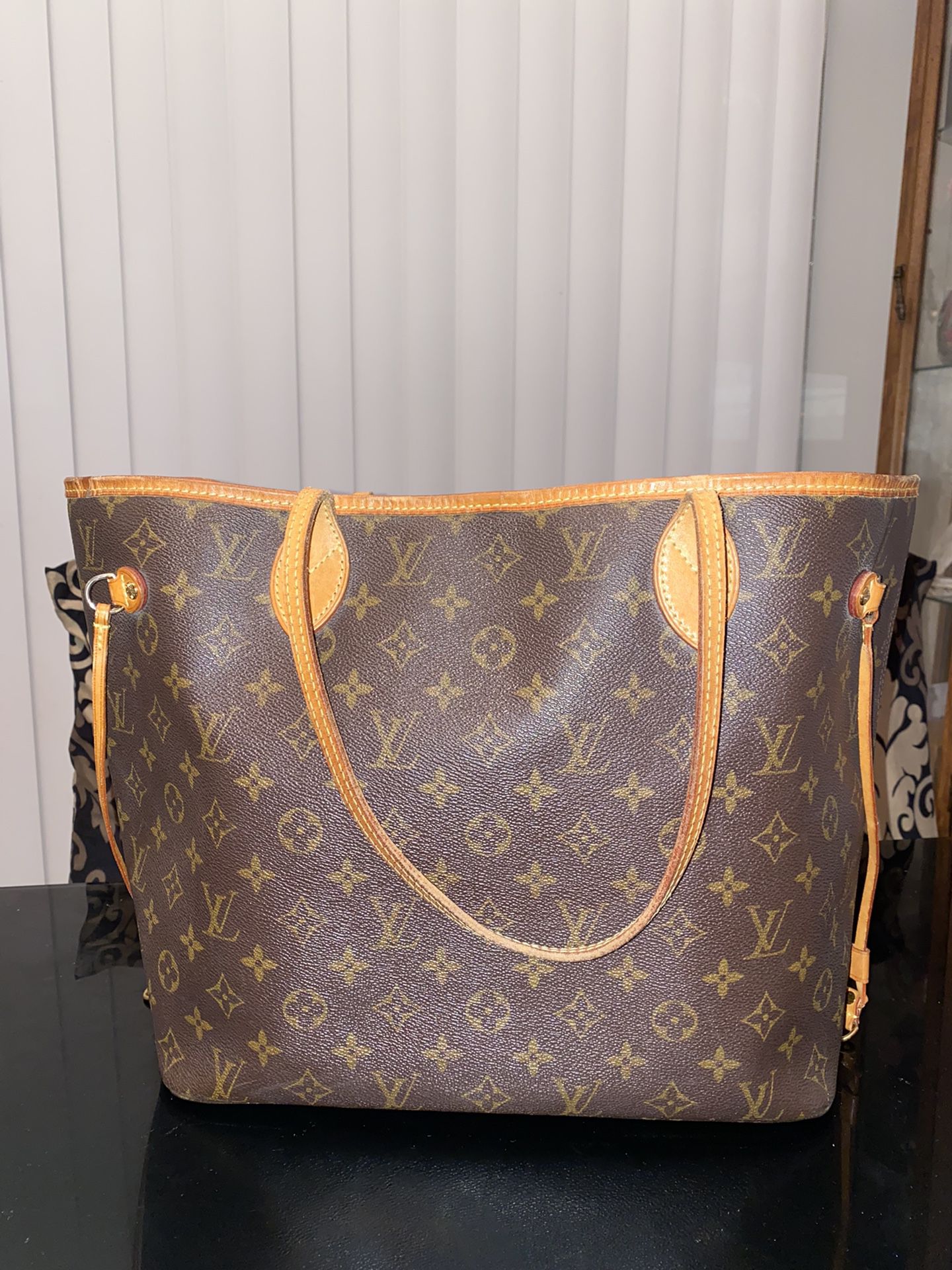 Authentic Louis Vuitton Neverfull for Sale in Bellevue, WA - OfferUp