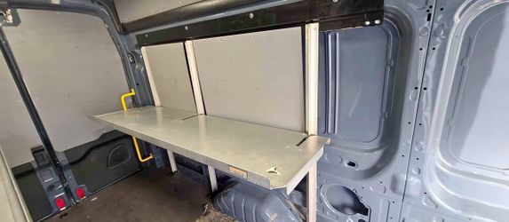 Ford Transit 250 Shelfs