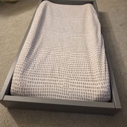 Davinci Changing Table And Pad