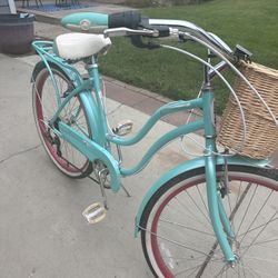 26” Schwinn Perla Cruiser Bike. 