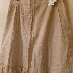 Ladies Size : 2 Beige Skirt Brand New 